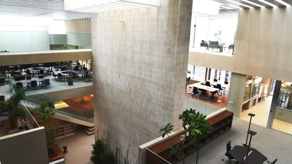 NICCAイノベーションセンターをマイクロドローンで撮影いたしました。