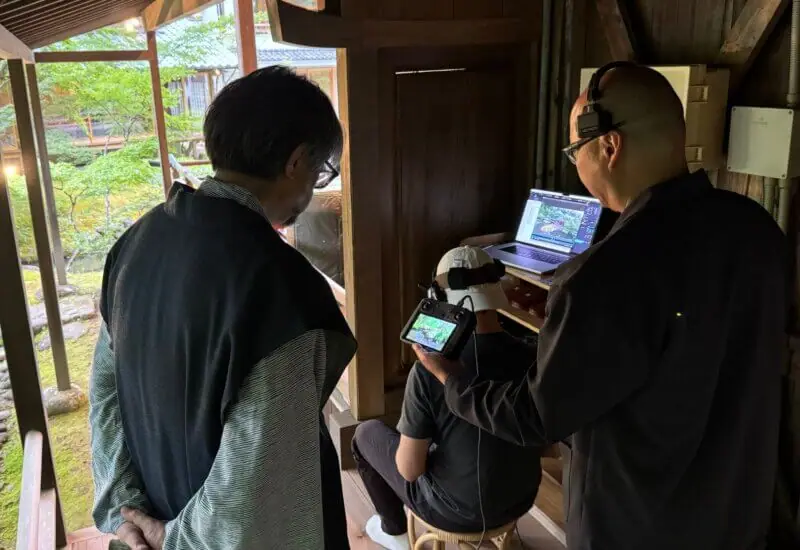 スクリーンショット 2024-08-28 13.03.34 – 4Kマイクロドローンから8K FPVドローン撮影の新しい空間映像表現 | 株式会社ドローンエンタテインメント