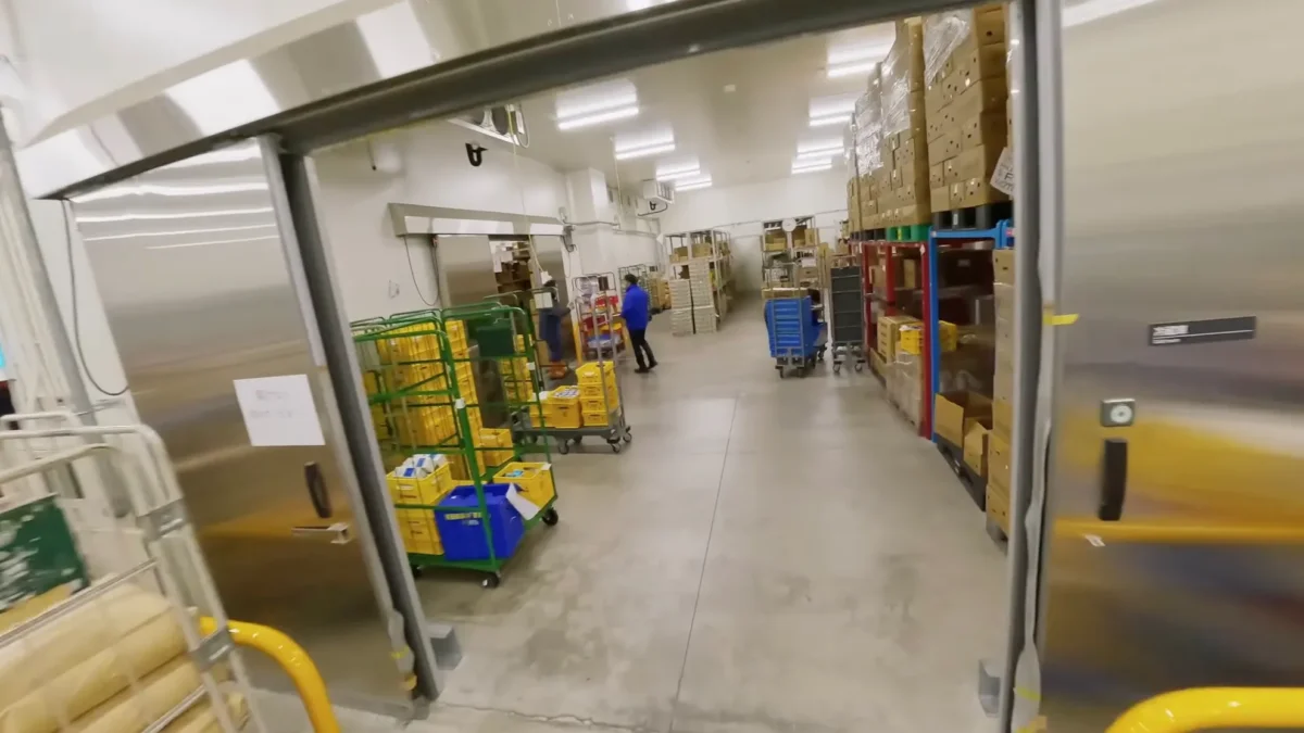 萬味商事本社のオフィス・倉庫をマイクロドローンで撮影しました