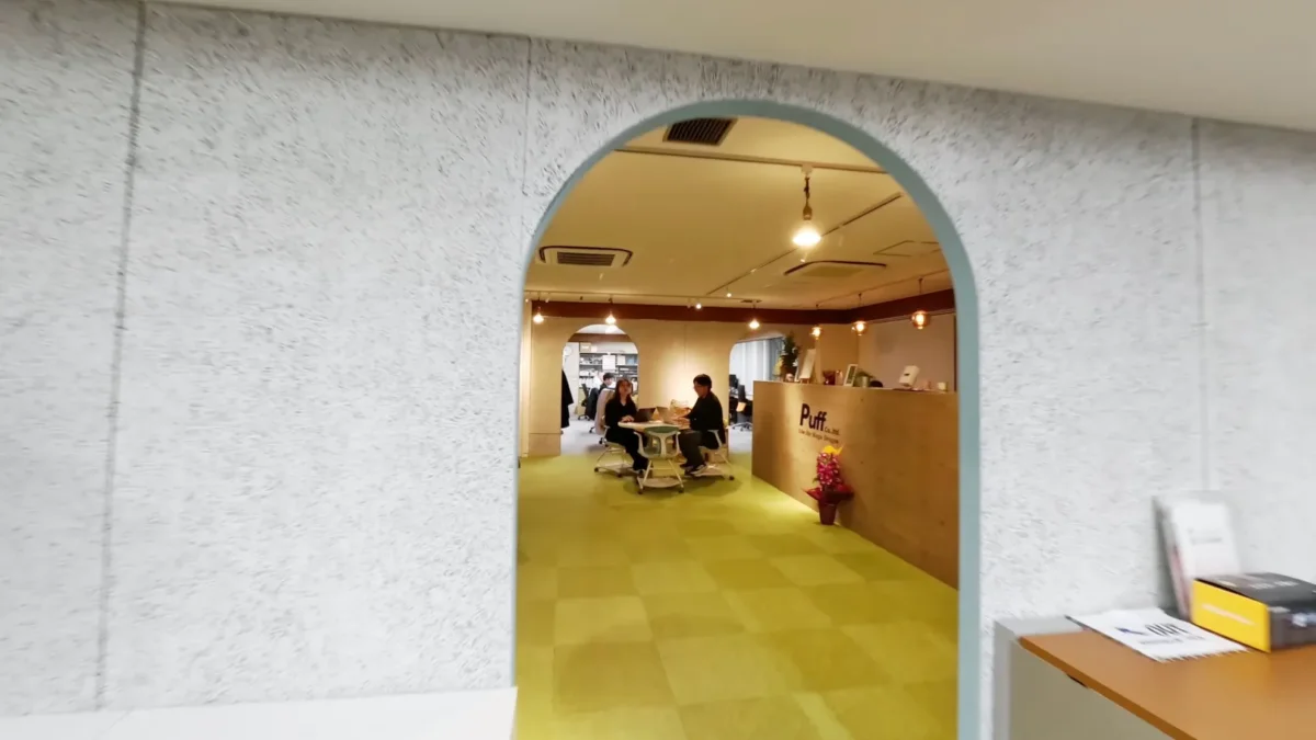 株式会社パフ様のオフィスツアー動画をマイクロドローンで撮影しました